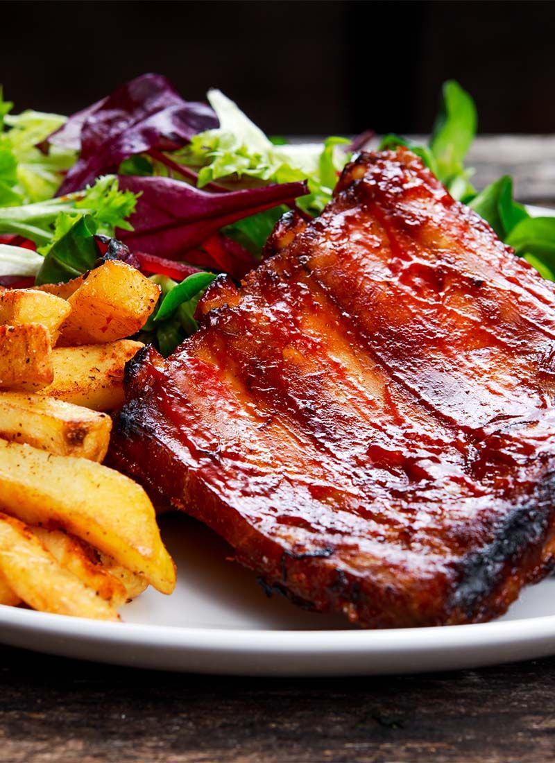 Spareribs eten bij Restaurant De Maalderij